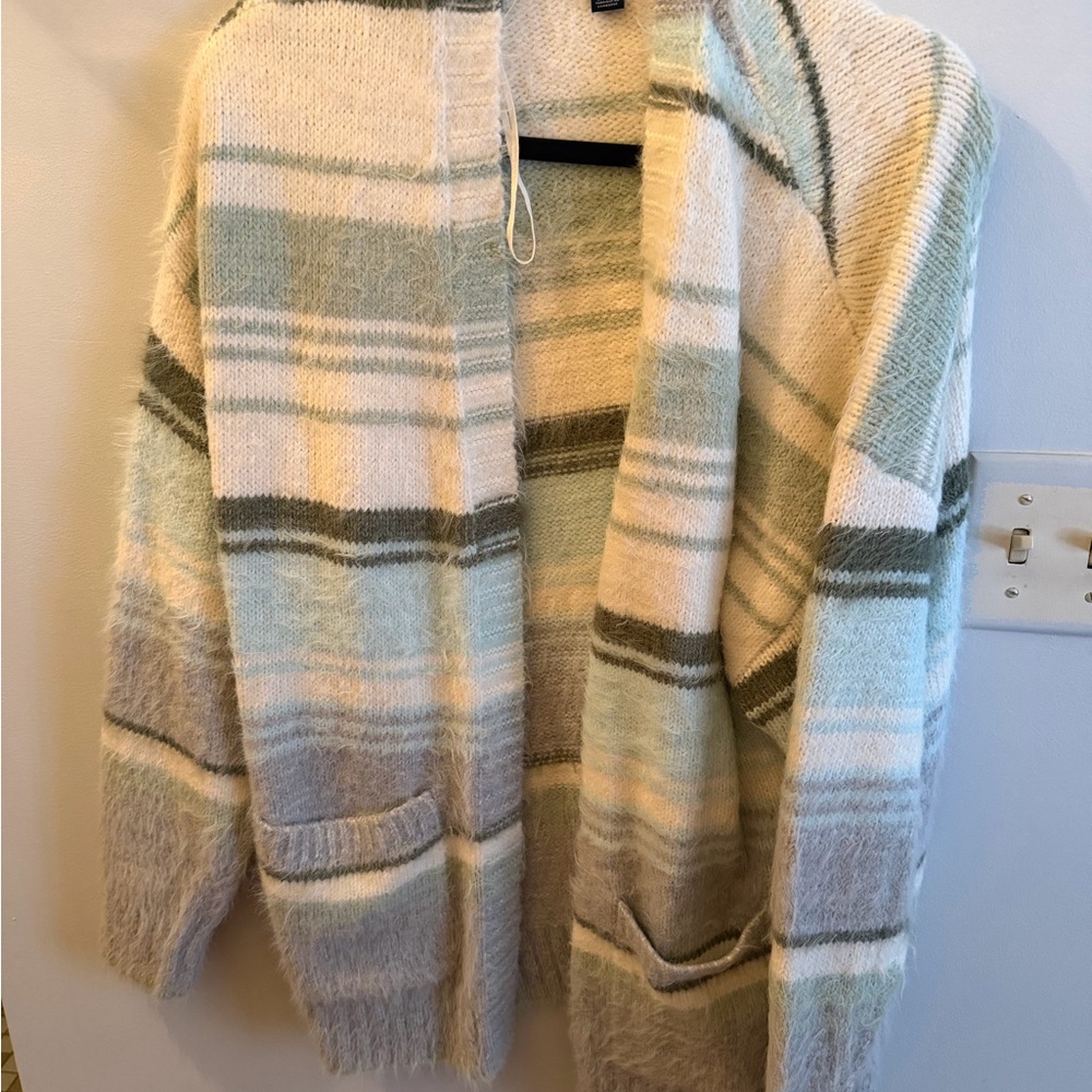 American Eagle Outfitters Pastel Plaid Cardigan